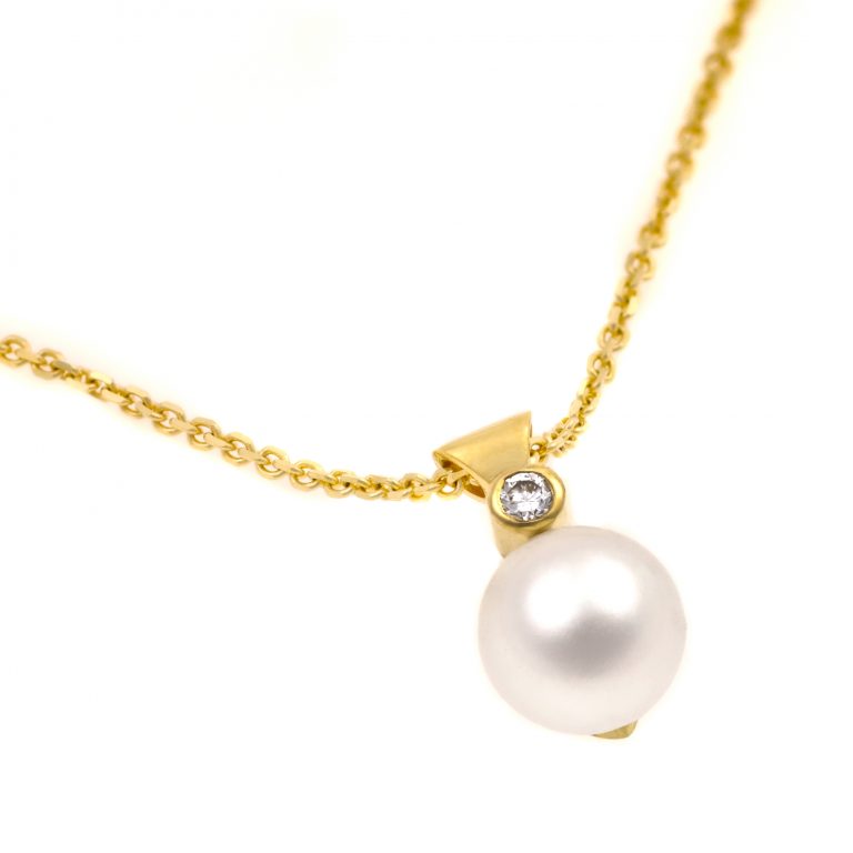 Perlový náhrdelník