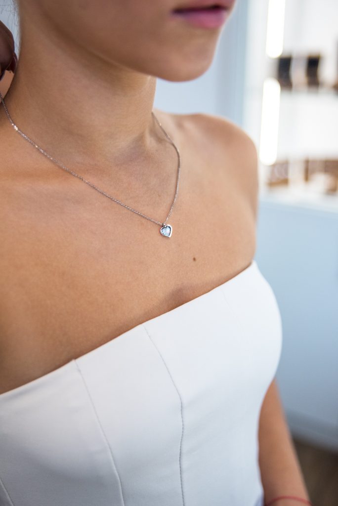 Řetízek s přívěskem – srdíčko Řetízek s přívěskem – srdíčko