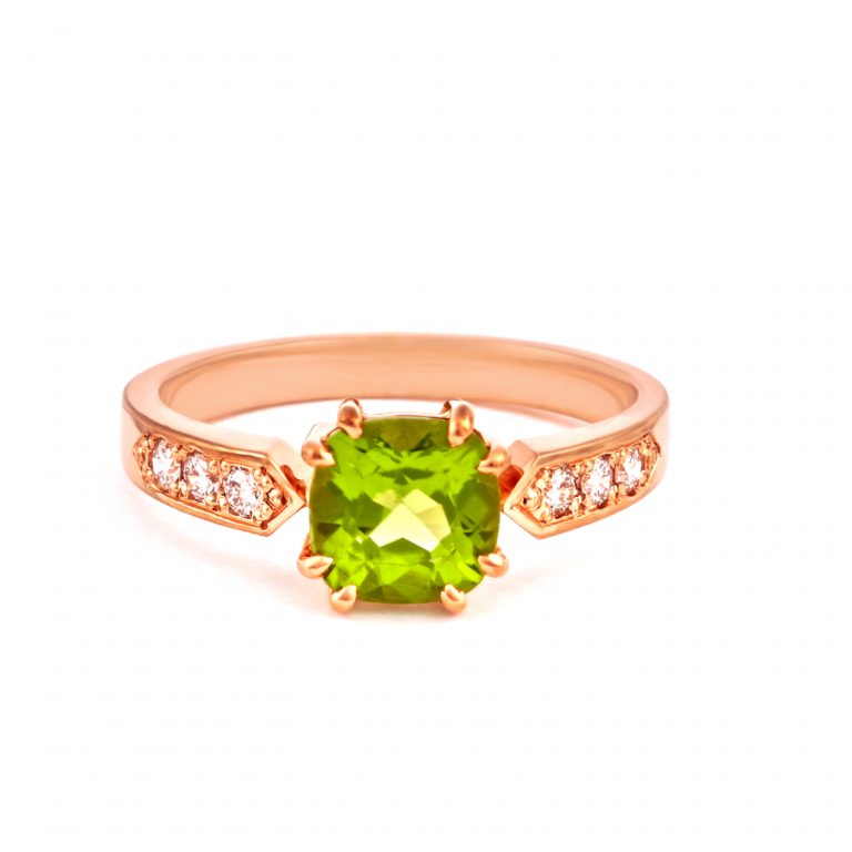 Prsten s olivínem a diamanty Prsten s olivínem a diamanty