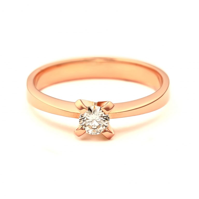 Zlatý prsten s laboratorně vytvořeným diamantem